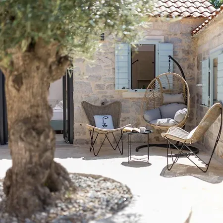 Beautiful House With Views In Hvar Хвар